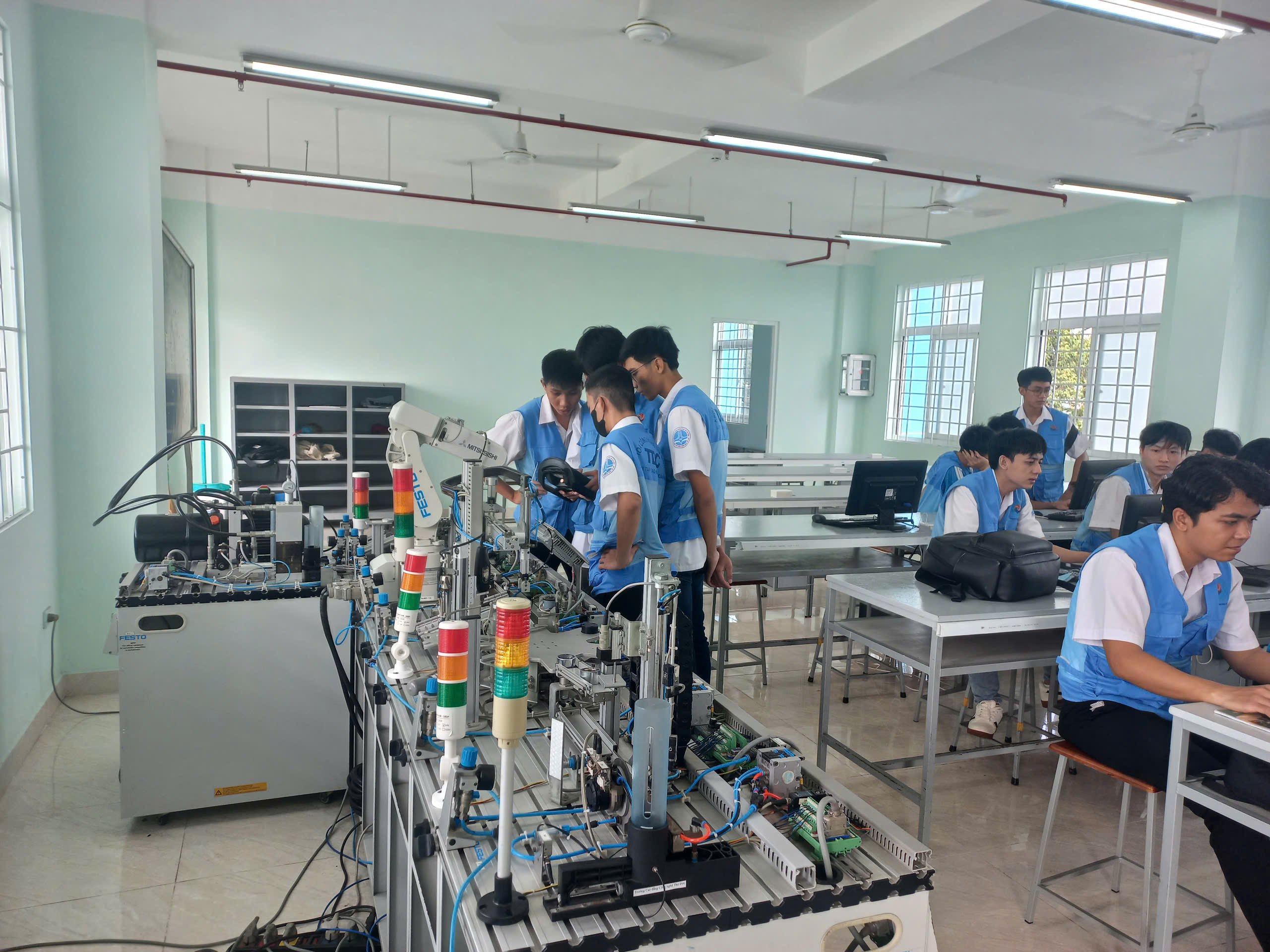 Ngành Công nghệ kỹ thuật Điều khiển và Tự động hóa tại TDC